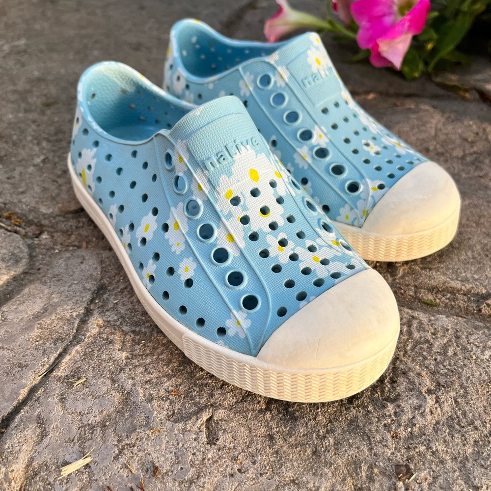 Toddler Native shoe size 8c.